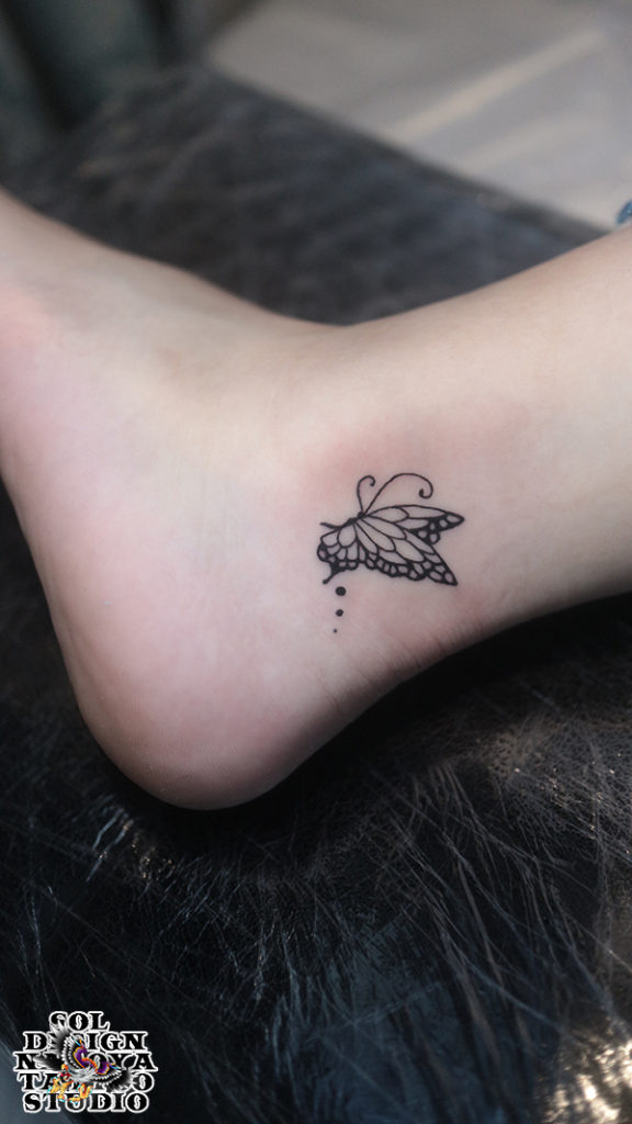 名古屋　タトゥー　女性